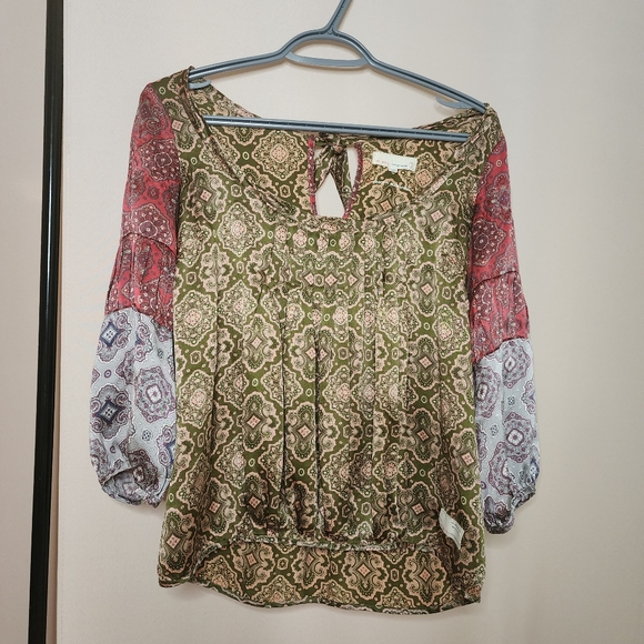 100% Silk Blouse, off the shoulder, size small - Picture 7 of 7